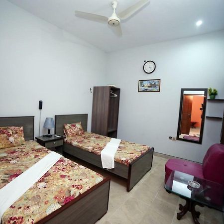 Season Inn Karachi Eksteriør billede