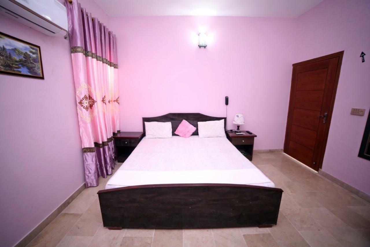 Season Inn Karachi Eksteriør billede
