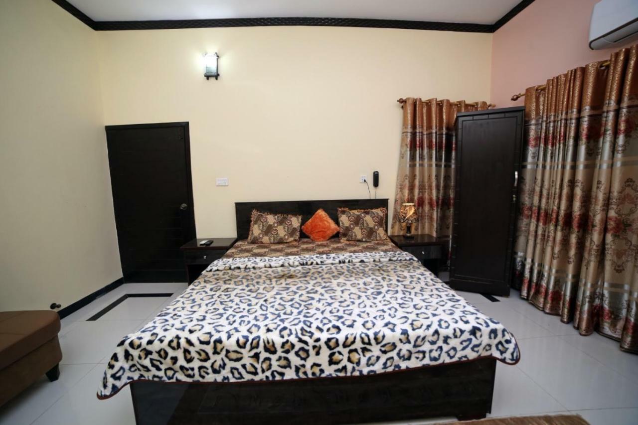 Season Inn Karachi Eksteriør billede
