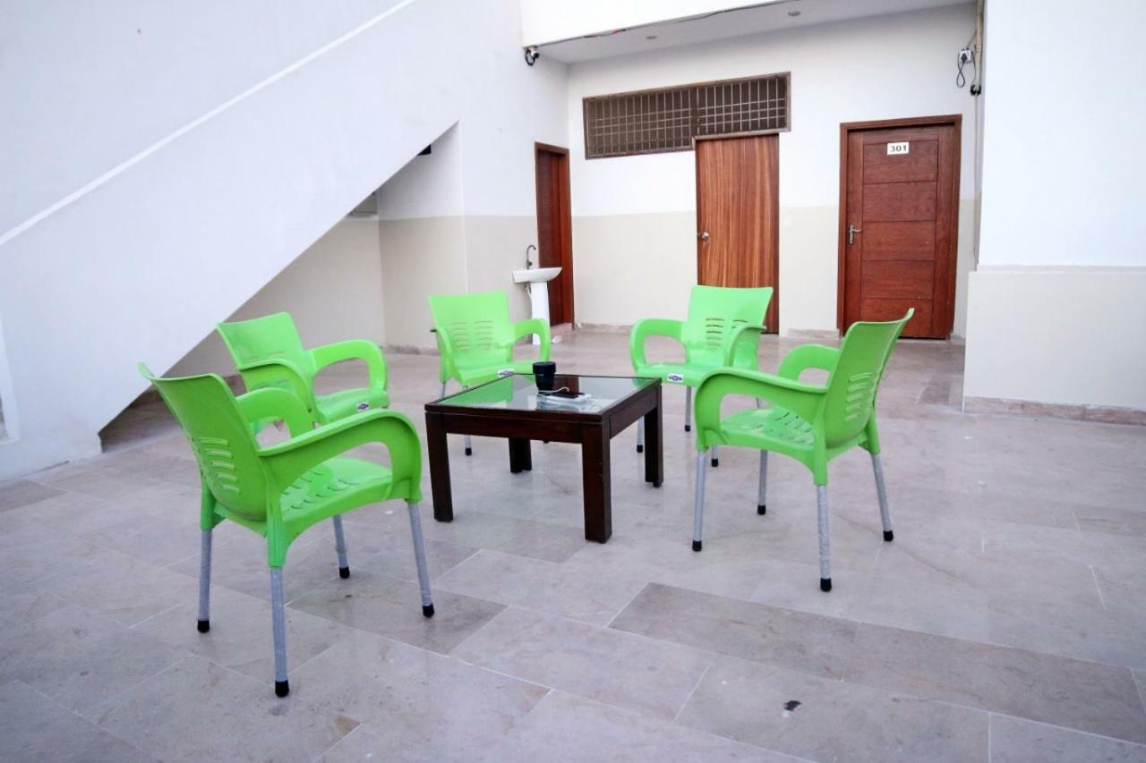 Season Inn Karachi Eksteriør billede